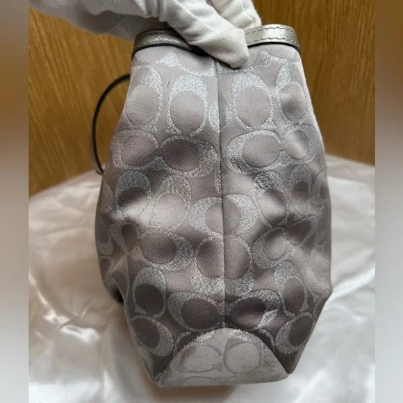 Silver Coach Women's Bag - Picture 4 of 11